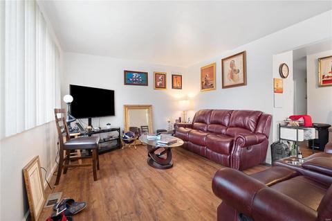 4053 Esseldale Dr, Saint Ann, MO 63074 photo 4
