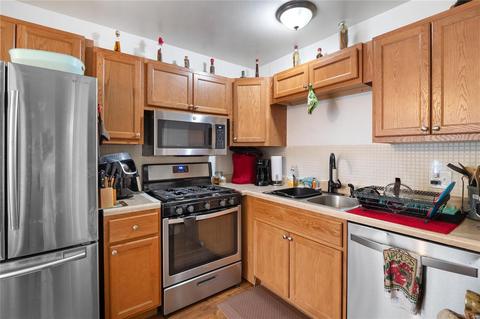 4053 Esseldale Dr, Saint Ann, MO 63074 photo 9