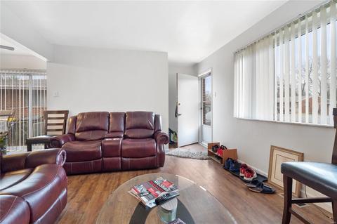 4053 Esseldale Dr, Saint Ann, MO 63074 photo 5