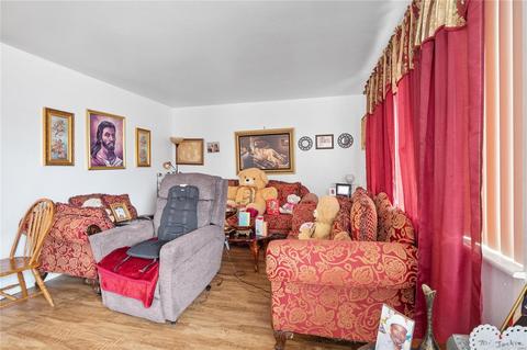 4053 Esseldale Dr, Saint Ann, MO 63074 photo 15