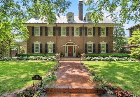 42 Westmoreland Pl, Saint Louis, MO 63108