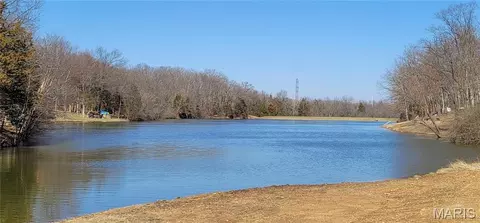 1829 Ridge Ln, Pacific, MO 63069