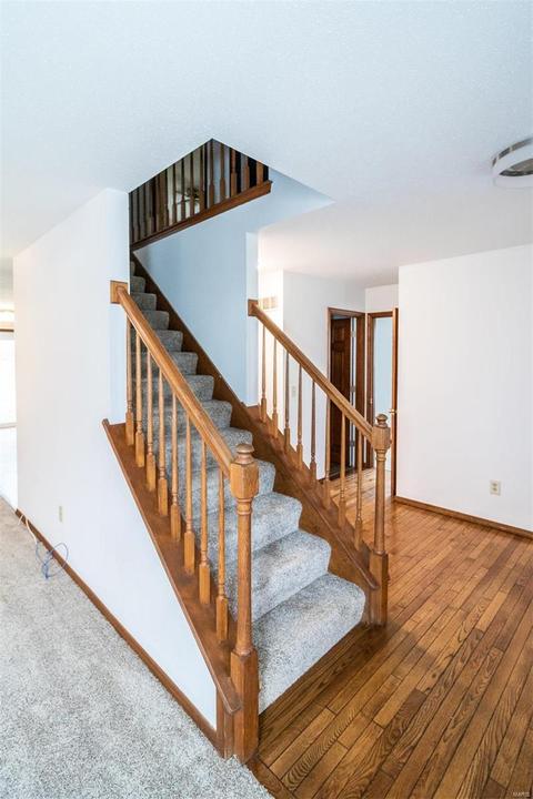 466 Oak Glen Dr, Ballwin, MO 63021 photo 8