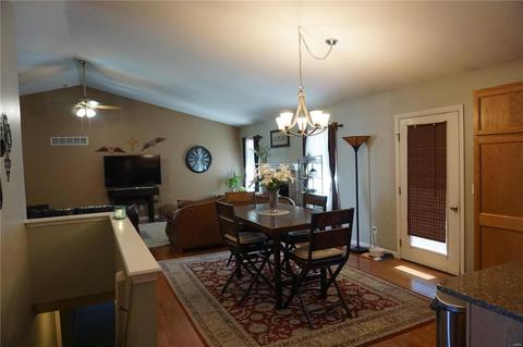 1431 Soaring Eagle Dr, O'fallon, MO 63366 photo 3