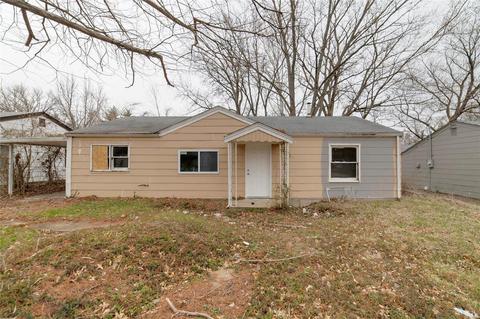 9720 Vickie Pl, Saint Louis, MO 63136