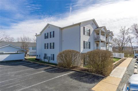 100 Towne Square Ct #I, Eureka, MO 63025