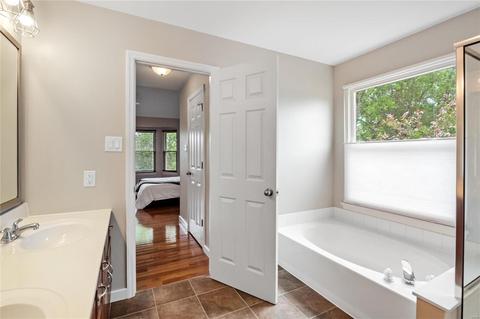 540 Wetherby Terrace Dr, Ballwin, MO 63021 photo 24