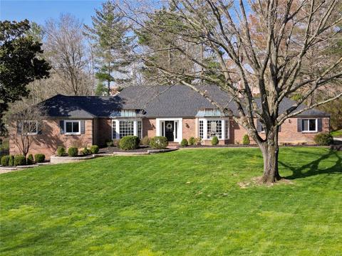1811 Manor Hill Rd, Saint Louis, MO 63131