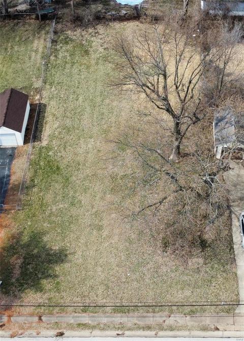 4041 Geraldine Ave, Saint Ann, MO 63074