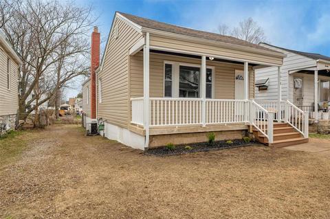 7018 Pernod Ave, Saint Louis, MO 63139