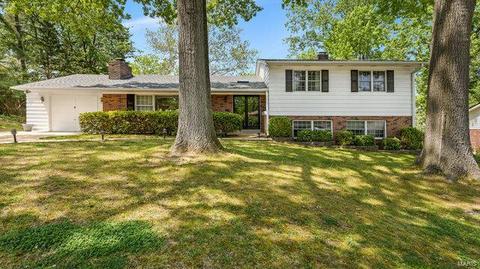 1455 Dearborn Dr, Saint Louis, MO 63122