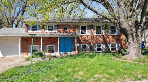 2245 Spoonwood Ln, Florissant, MO 63033