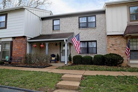 2371 Hiddengarden Ct, Ballwin, MO 63021 photo 1