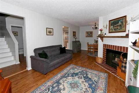 2371 Hiddengarden Ct, Ballwin, MO 63021 photo 4