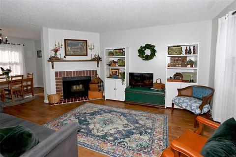 2371 Hiddengarden Ct, Ballwin, MO 63021 photo 2
