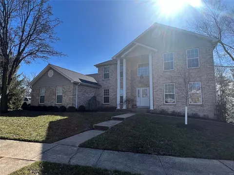 16302 Gulf Winds Ct, Wildwood, MO 63040