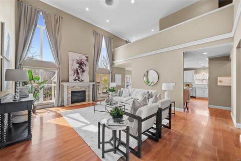207 Irish Hound Dr, O'fallon, MO 63368 photo 2