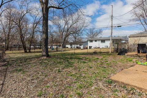 4327 Heath Dr, Saint Louis, MO 63134 photo 4
