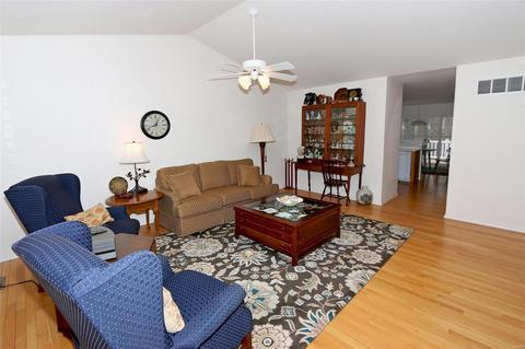 1229 Hunters Chase Dr, Eureka, MO 63025 photo 4