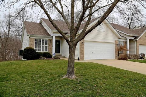 1229 Hunters Chase Dr, Eureka, MO 63025 photo 2