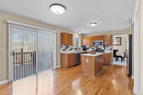 1315 Bryan Valley Dr, O'fallon, MO 63366 photo 3