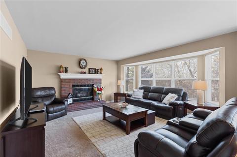 1315 Bryan Valley Dr, O'fallon, MO 63366 photo 2