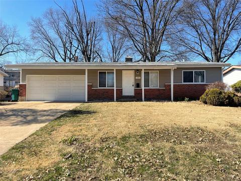 11065 Ebert Dr, Saint Louis, MO 63136