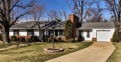30 Flamingo Dr, Saint Louis, MO 63123