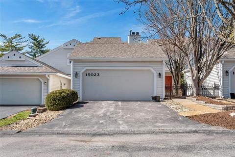 15023 Manor Knoll Dr, Chesterfield, MO 63017