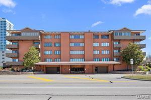 250 S Brentwood Blvd #1D, Saint Louis, MO 63105