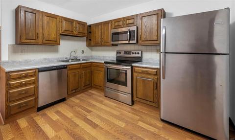 1016 Alpine Ridge Dr, Ballwin, MO 63021 photo 3