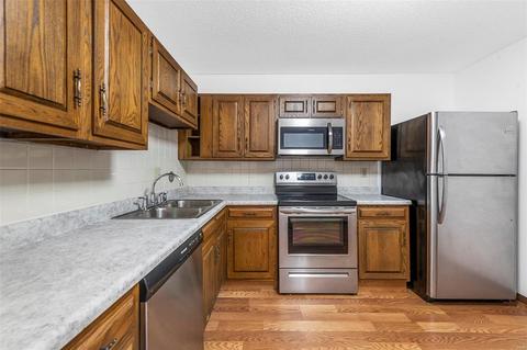 1016 Alpine Ridge Dr, Ballwin, MO 63021 photo 2