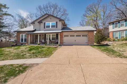 4511 Beaver Brook Crt, Saint Louis, MO 63128