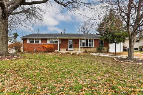 10969 Ridgecrest Dr, Saint Ann, MO 63074