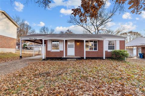 1560 Keelen Dr, Saint Louis, MO 63136