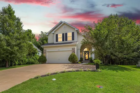 1114 Bopp Rd, Des Peres, MO 63131