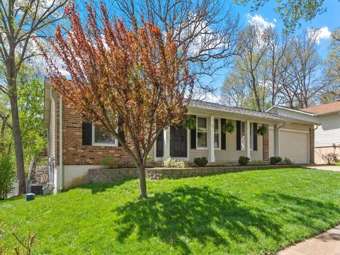 346 Brightfield Dr, Ballwin, MO 63021 photo 2
