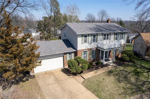 346 Oakleigh Woods Dr, Ballwin, MO 63011