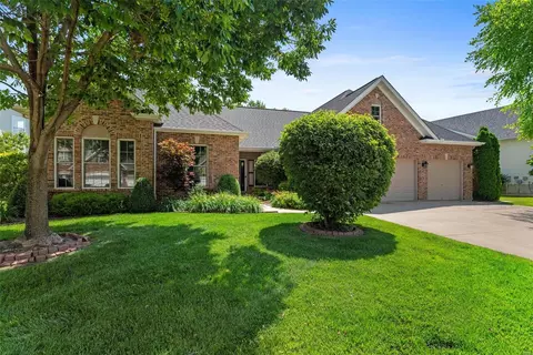 637 Sterling Terrace Dr, Saint Charles, MO 63301