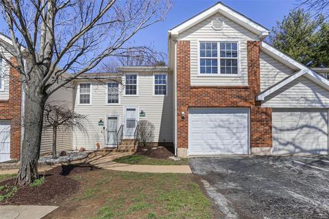 14287 Riverfront Dr, Florissant, MO 63034