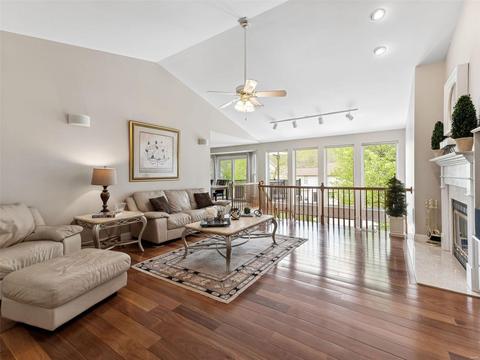 1417 Buckhurst Ct, Ballwin, MO 63021 photo 2