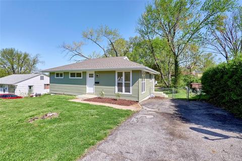 7729 Ellington Dr, Normandy, MO 63121 photo 4