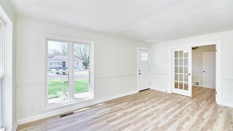 7729 Ellington Dr, Normandy, MO 63121 photo 9