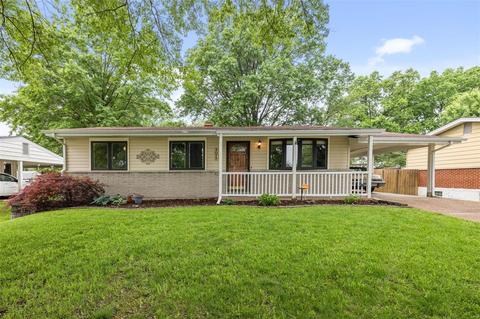 3077 Sedan Dr, Saint Louis, MO 63125