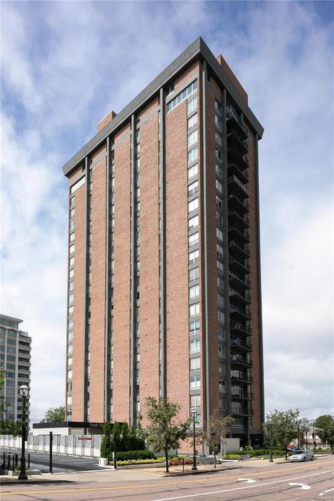200 S Brentwood #19C, Clayton, MO 63105