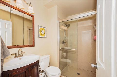 828 White Picket Ln, Ballwin, MO 63021 photo 9