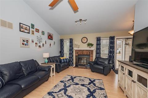 828 White Picket Ln, Ballwin, MO 63021 photo 4