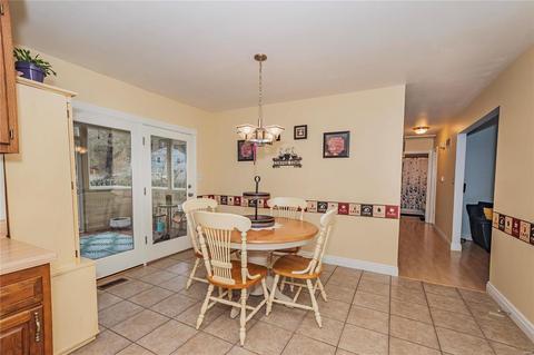 828 White Picket Ln, Ballwin, MO 63021 photo 6