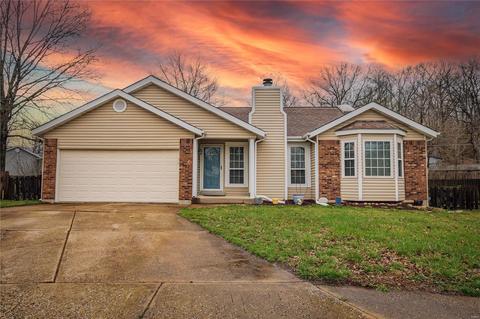 828 White Picket Ln, Ballwin, MO 63021 photo 1