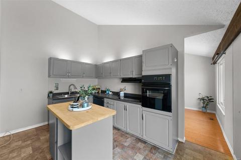 1417 Mont Dore Dr, Manchester, MO 63021 photo 11